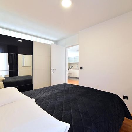 Lavir Apartment With Parking Zagreb Exterior photo