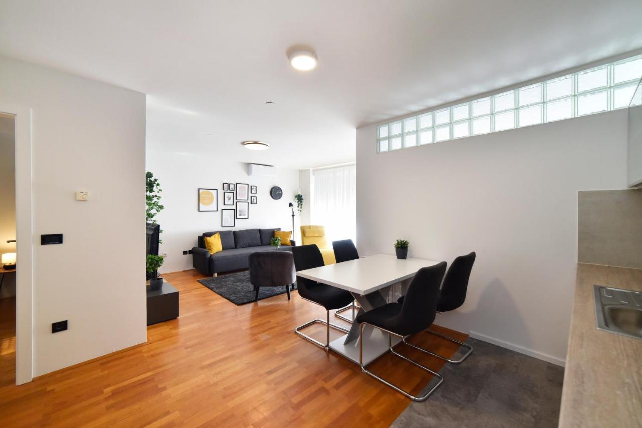 Lavir Apartment With Parking Zagreb Exterior photo