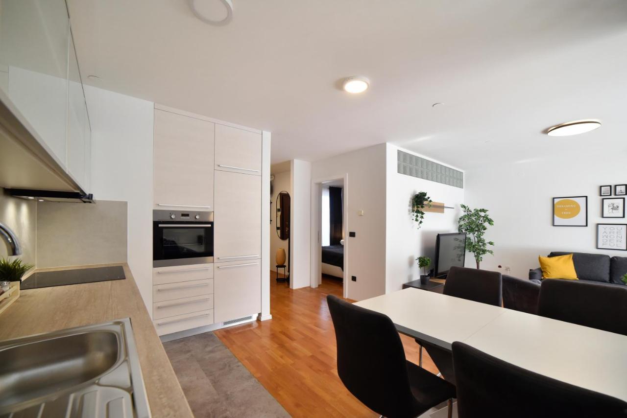 Lavir Apartment With Parking Zagreb Exterior photo