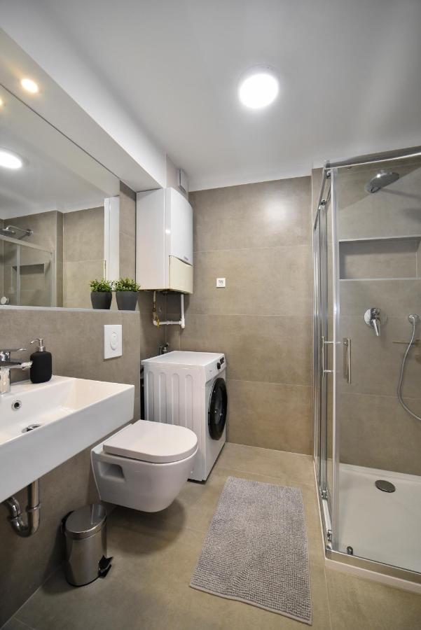 Lavir Apartment With Parking Zagreb Exterior photo